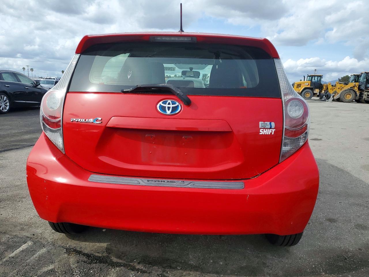2013 TOYOTA Prius c