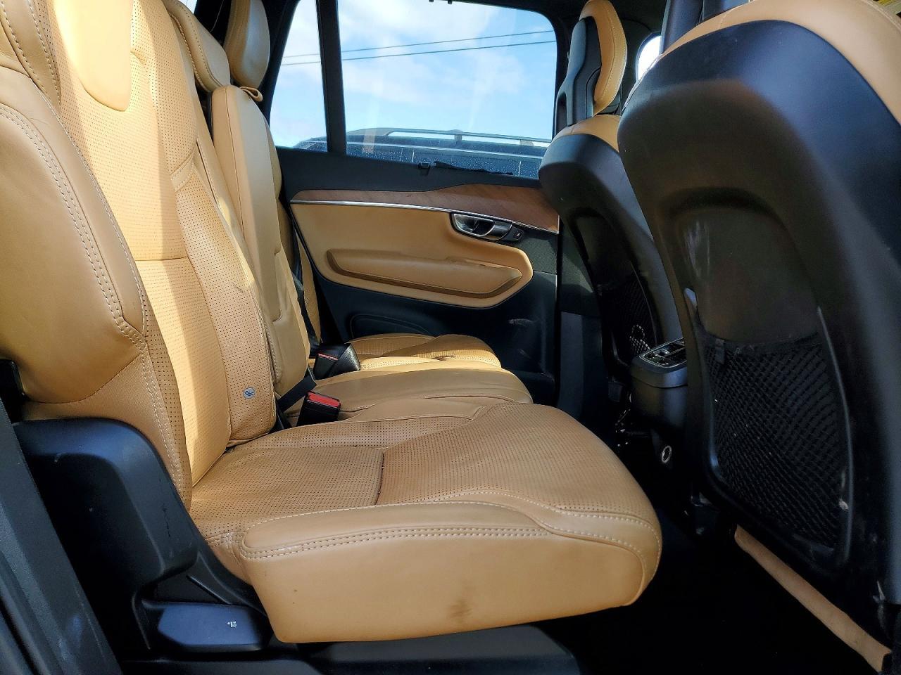 2018 VOLVO XC90