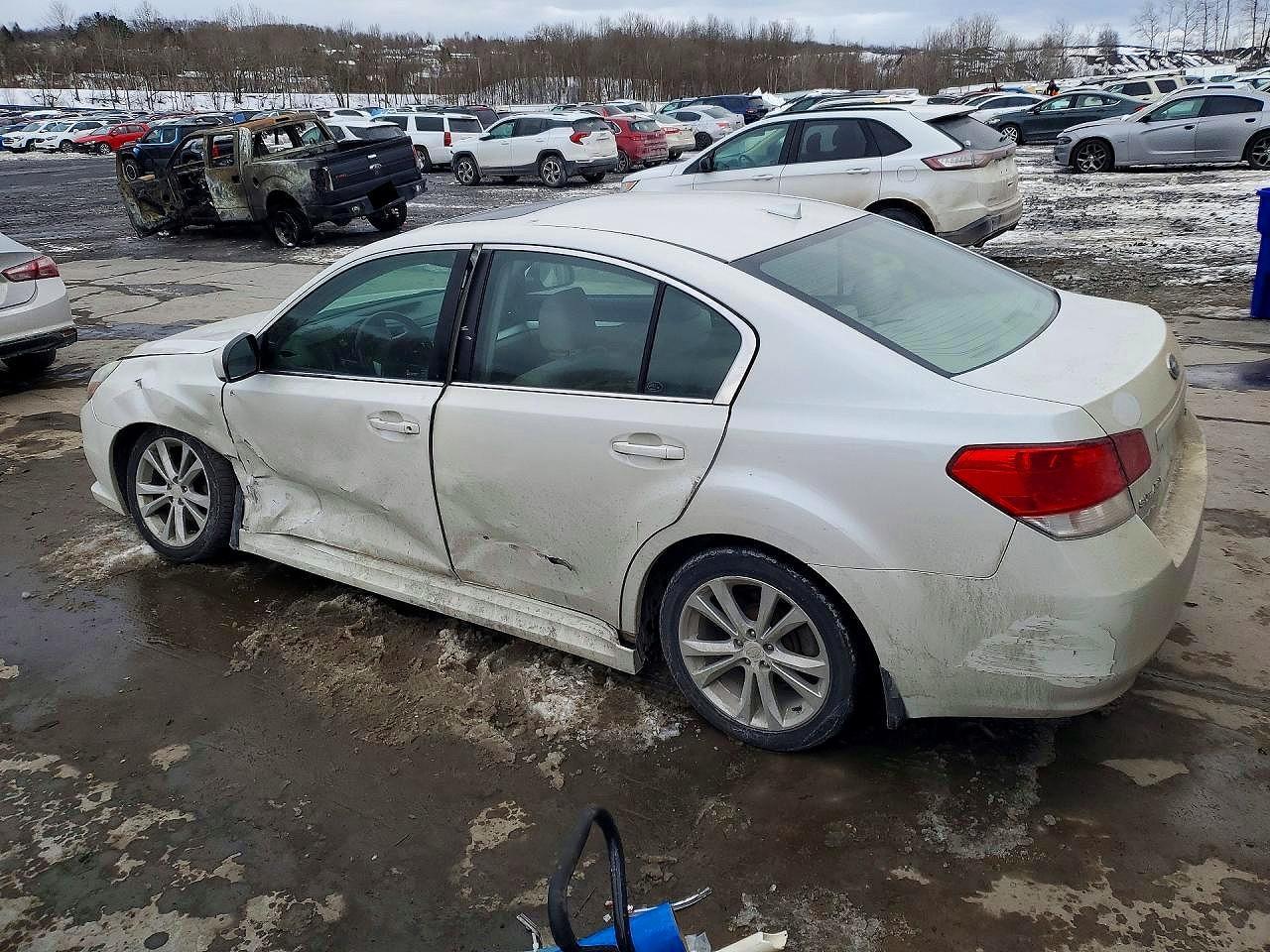 2014 SUBARU Legacy