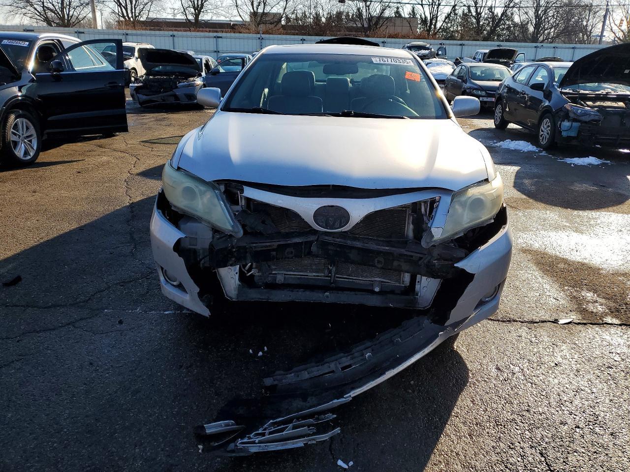 2011 TOYOTA CAMRY