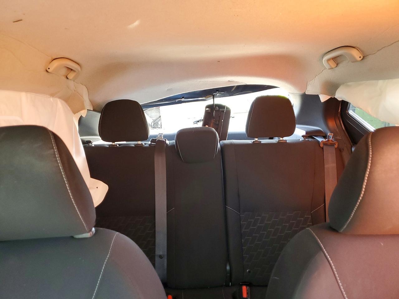 2021 NISSAN KICKS