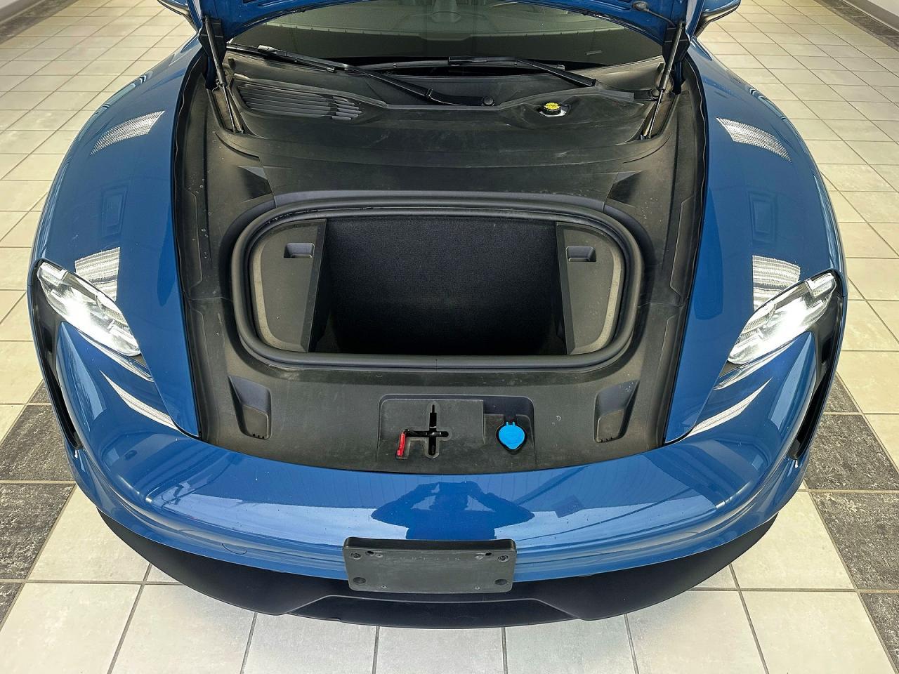 2022 PORSCHE Taycan