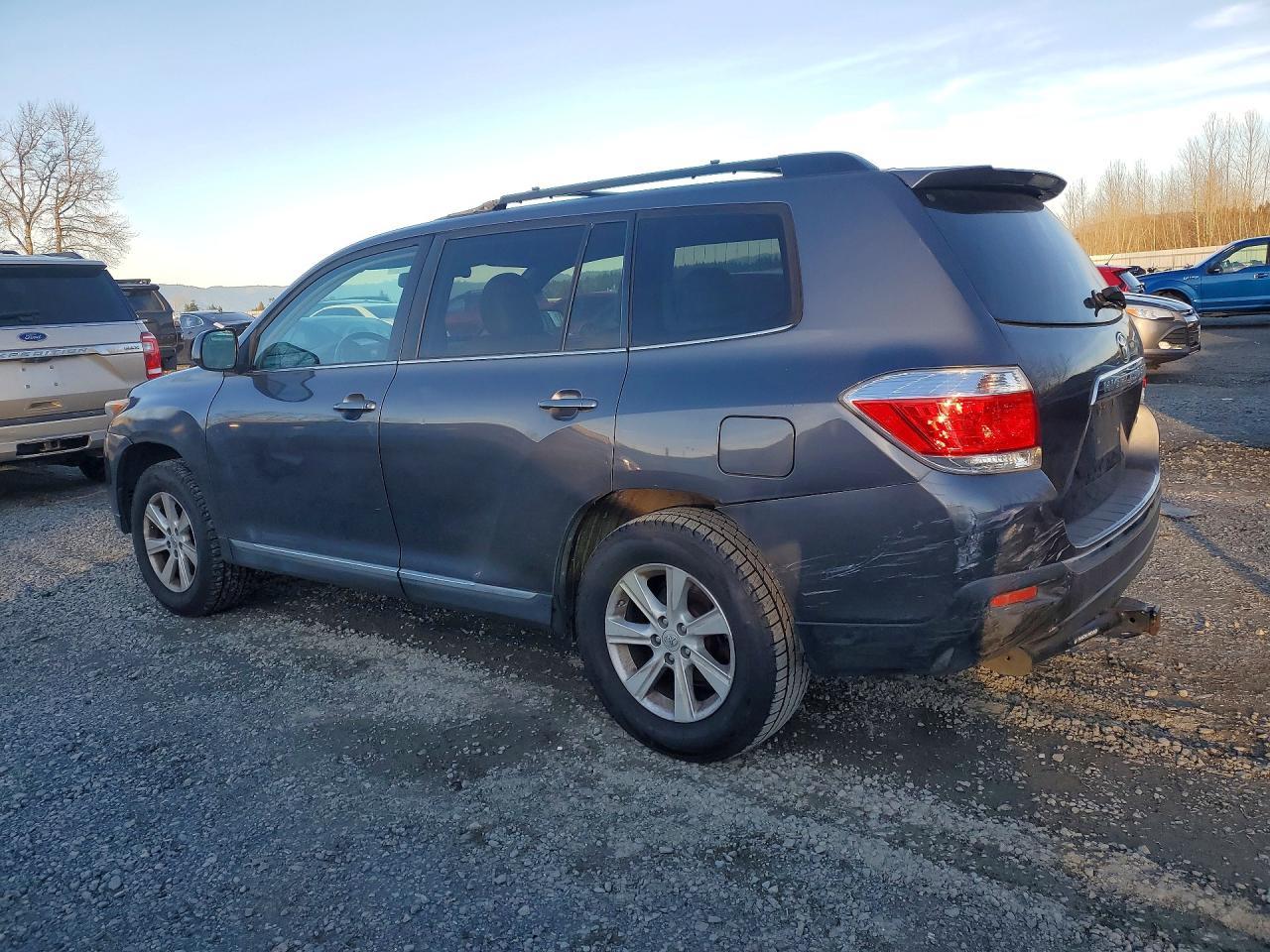 2011 TOYOTA HIGHLANDER