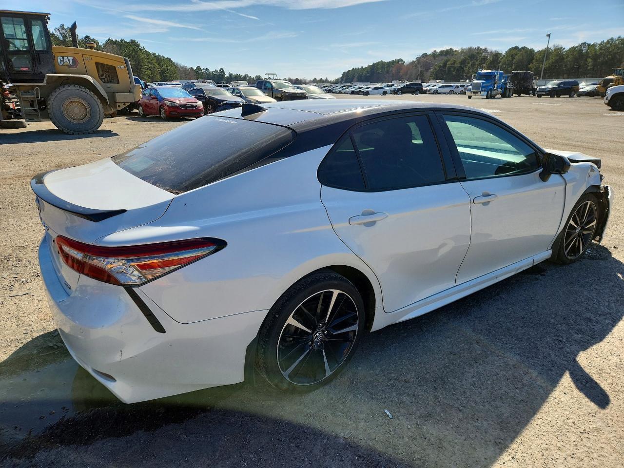2018 TOYOTA CAMRY
