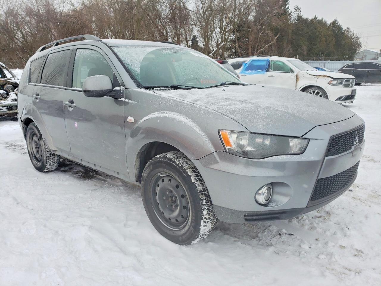 2013 MITSUBISHI outlander