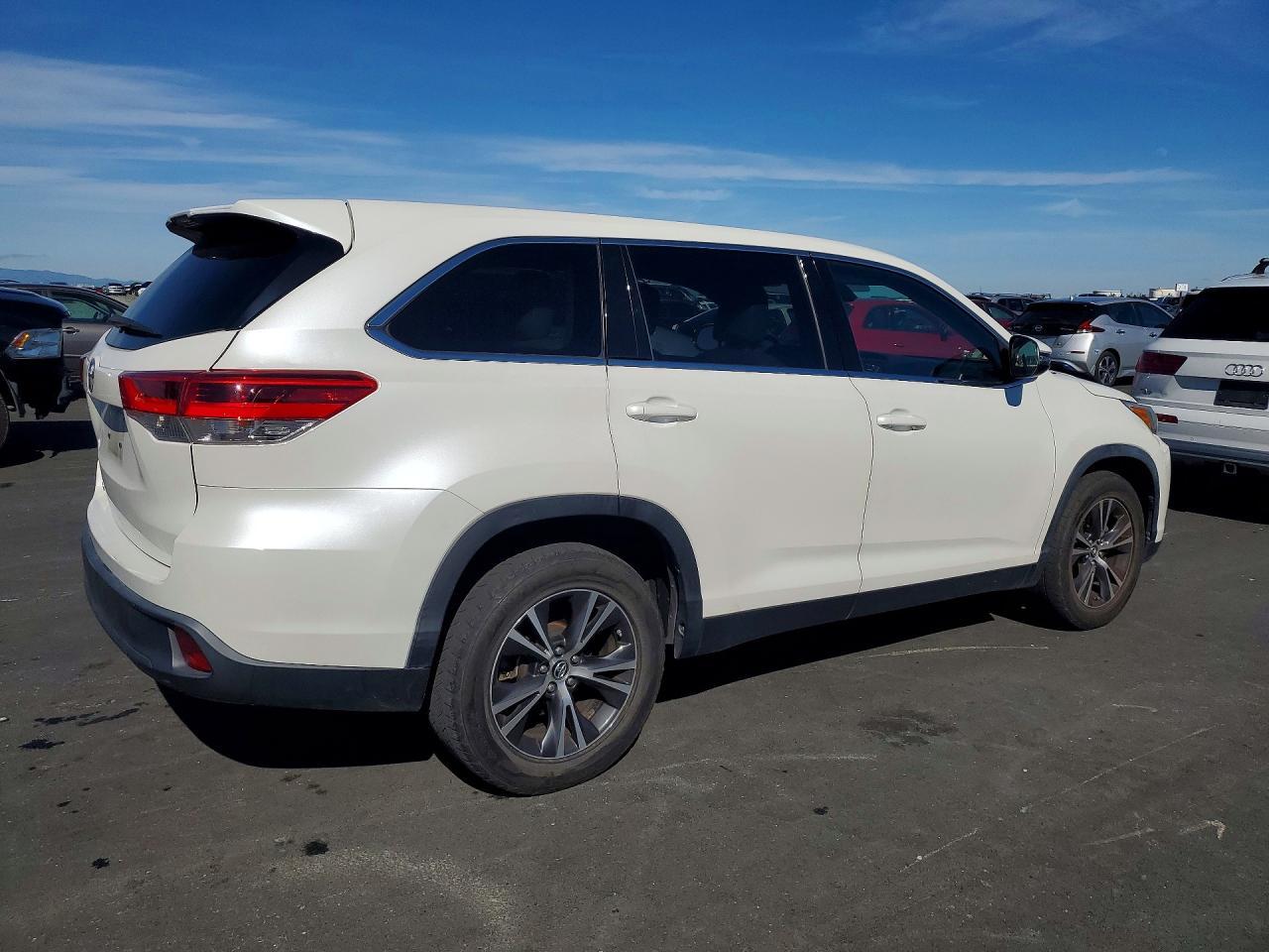 2019 TOYOTA HIGHLANDER