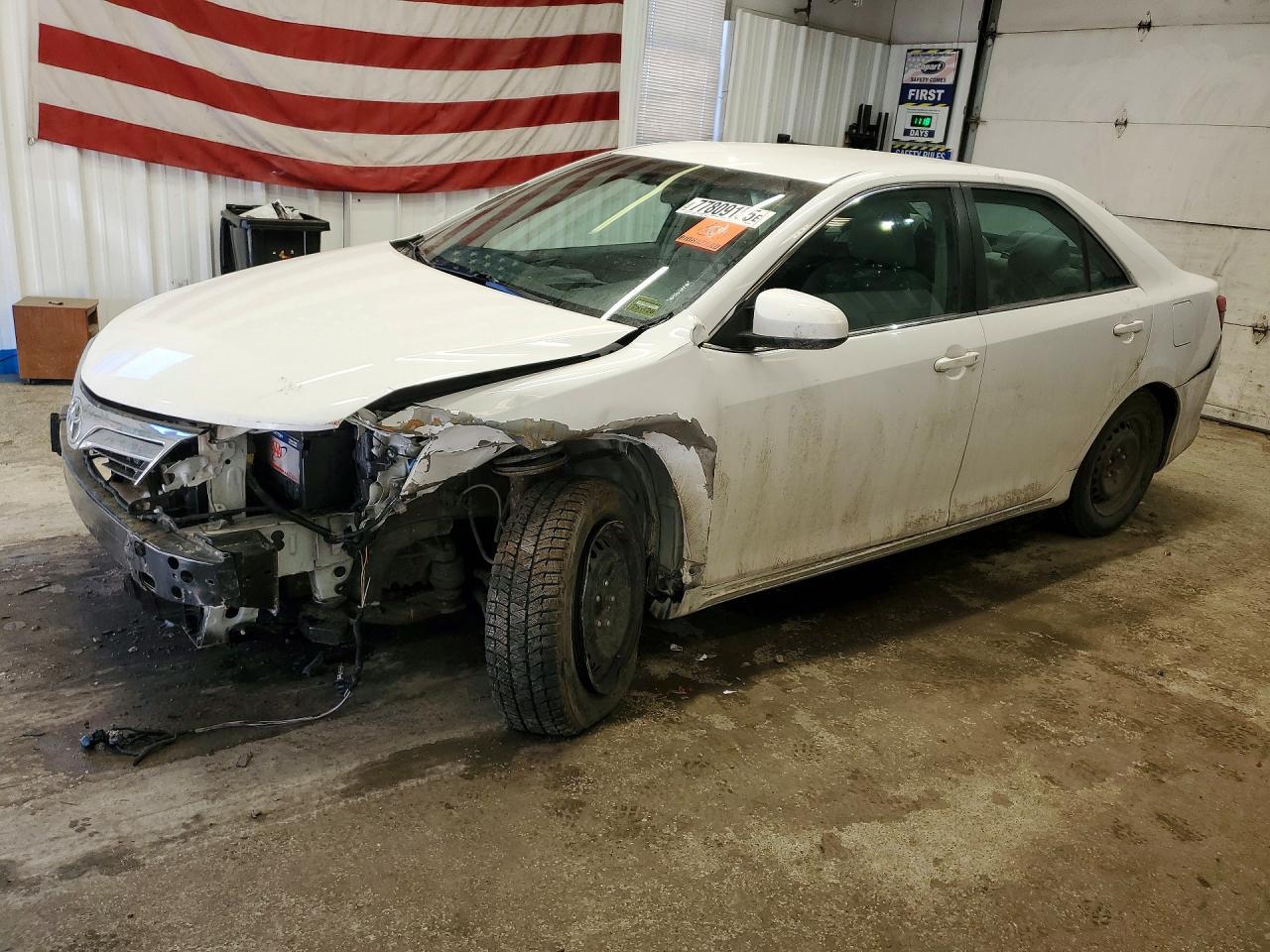 2014 TOYOTA CAMRY