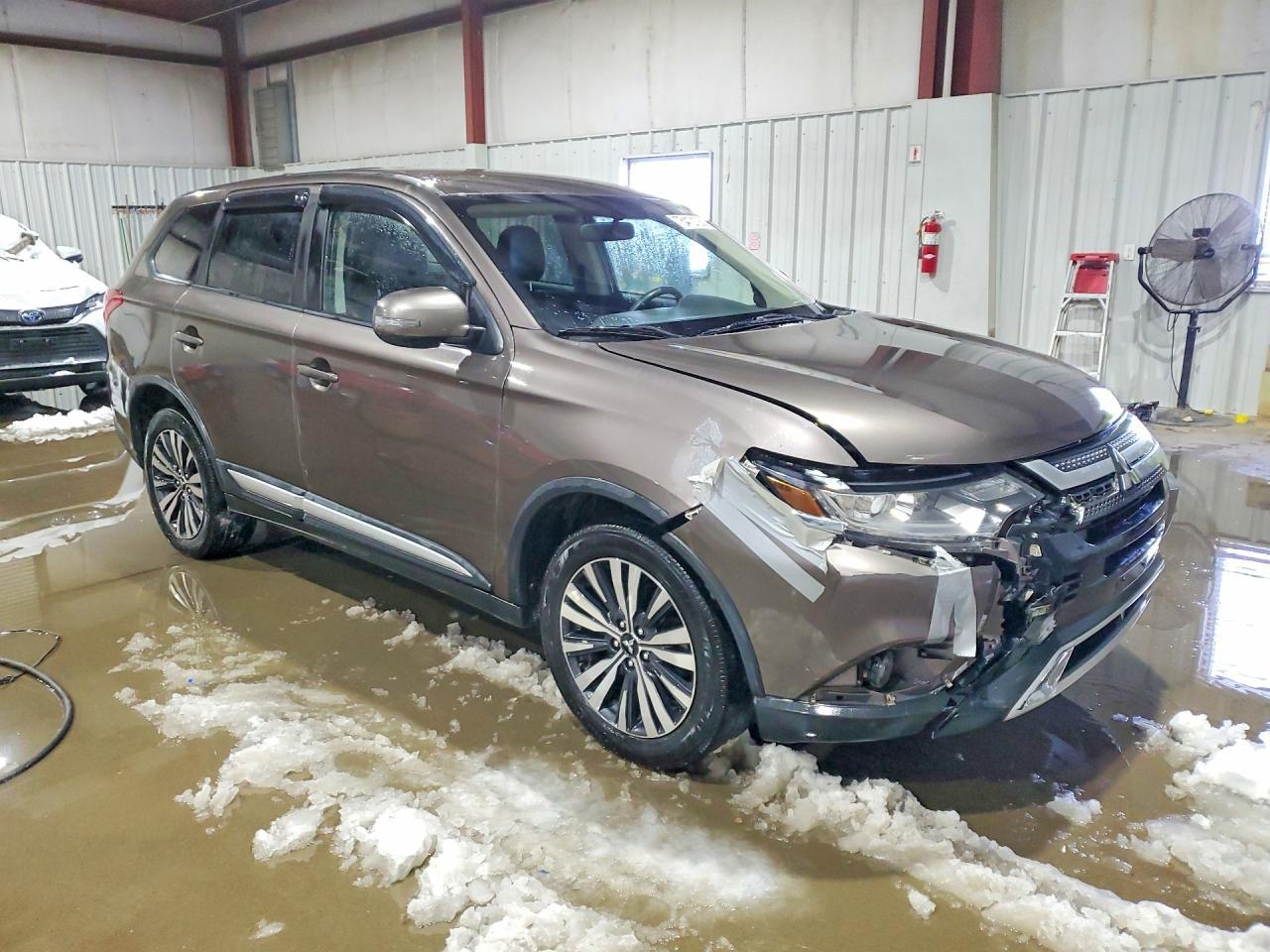 2019 MITSUBISHI outlander