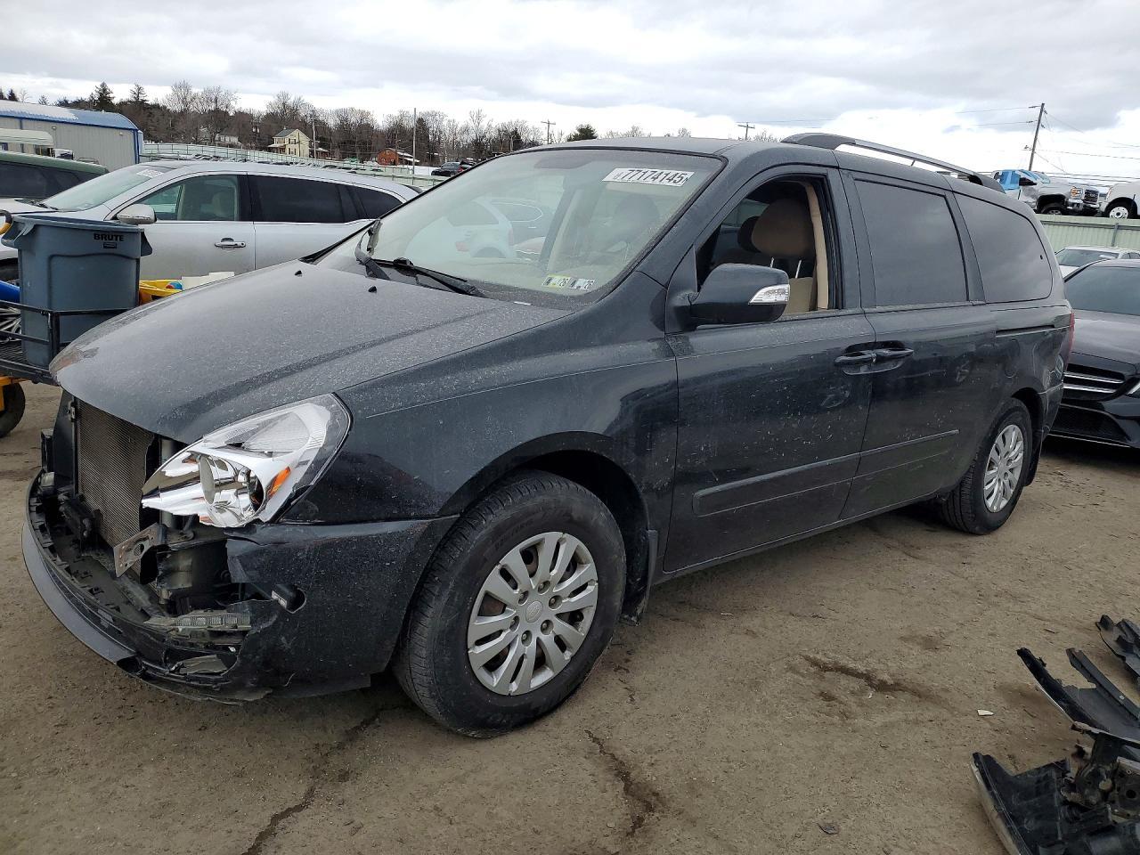 2014 KIA SEDONA