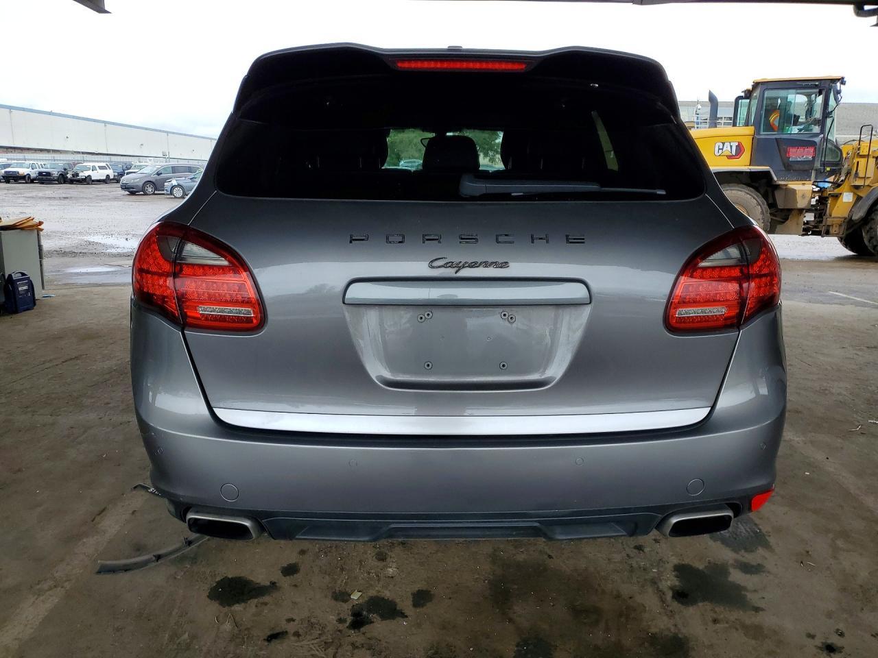 2011 PORSCHE CAYENNE