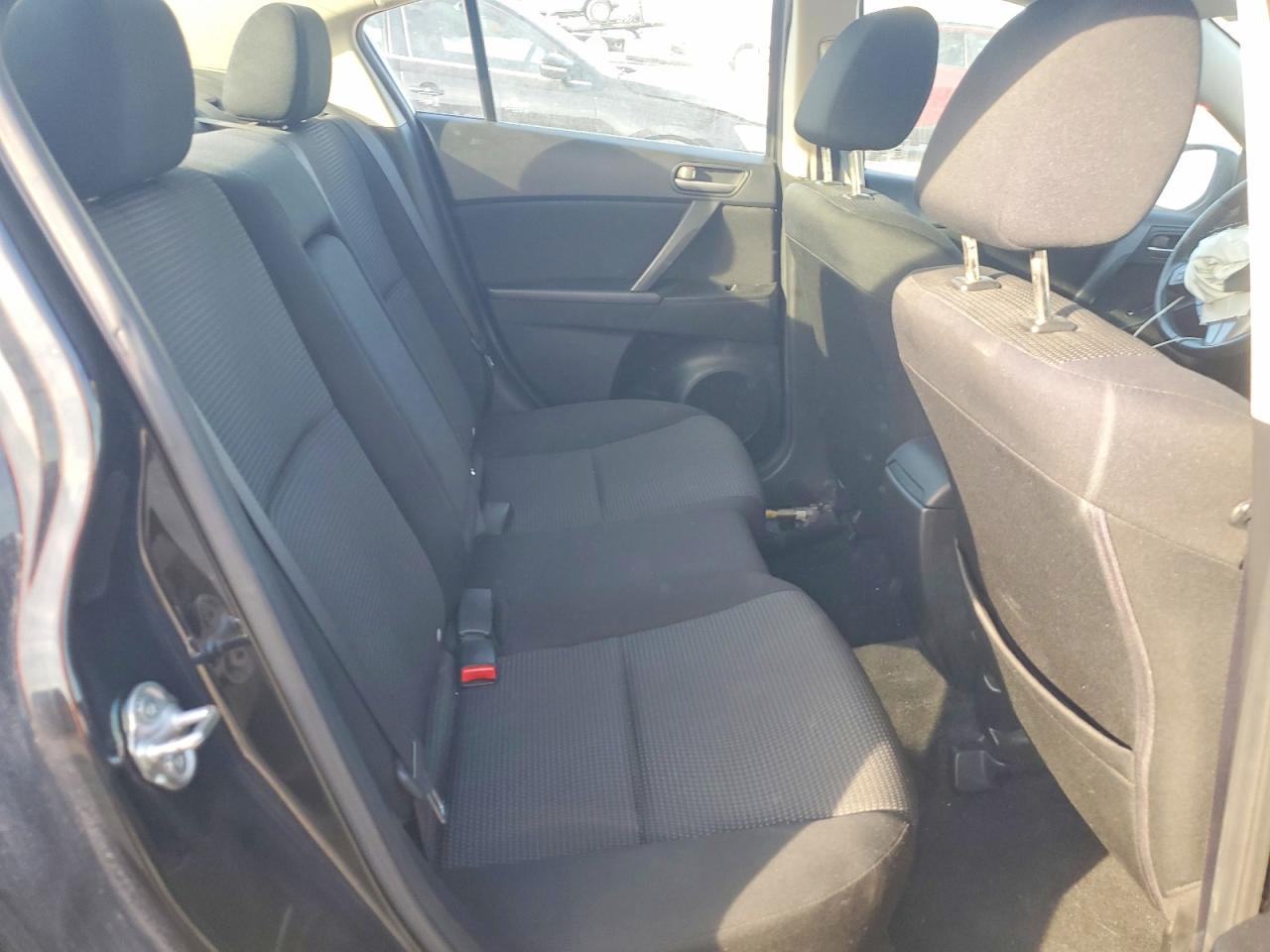 2013 MAZDA 3