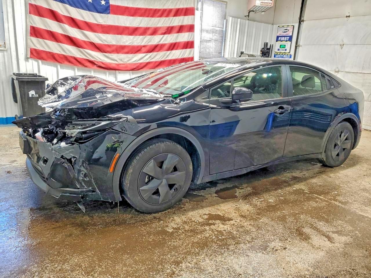 2025 TOYOTA PRIUS
