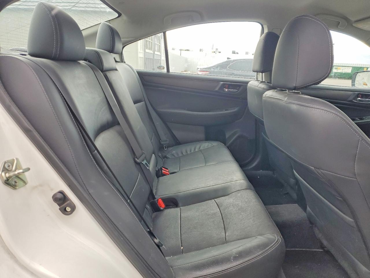 2016 SUBARU Legacy