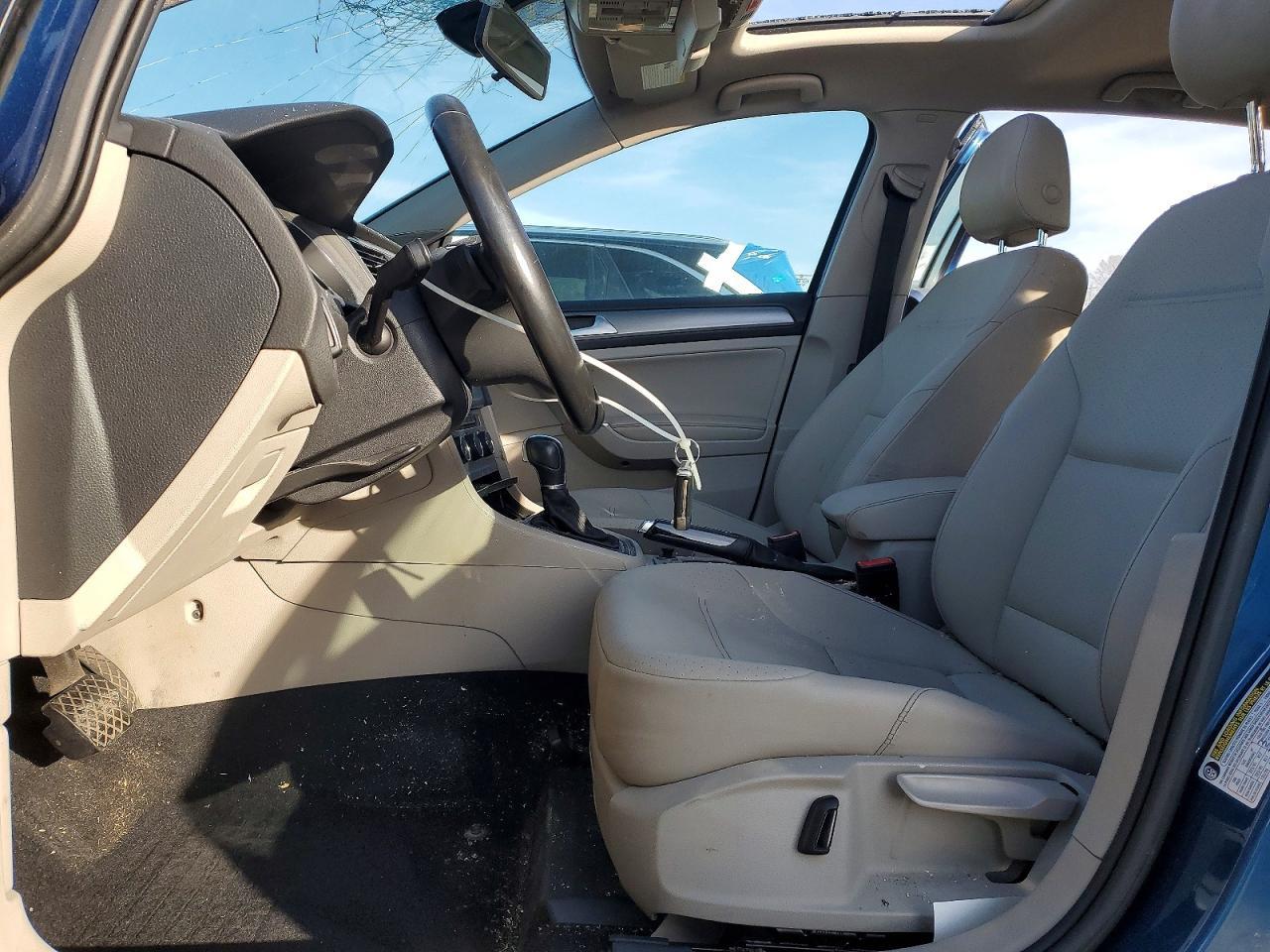 2016 VOLKSWAGEN GOLF