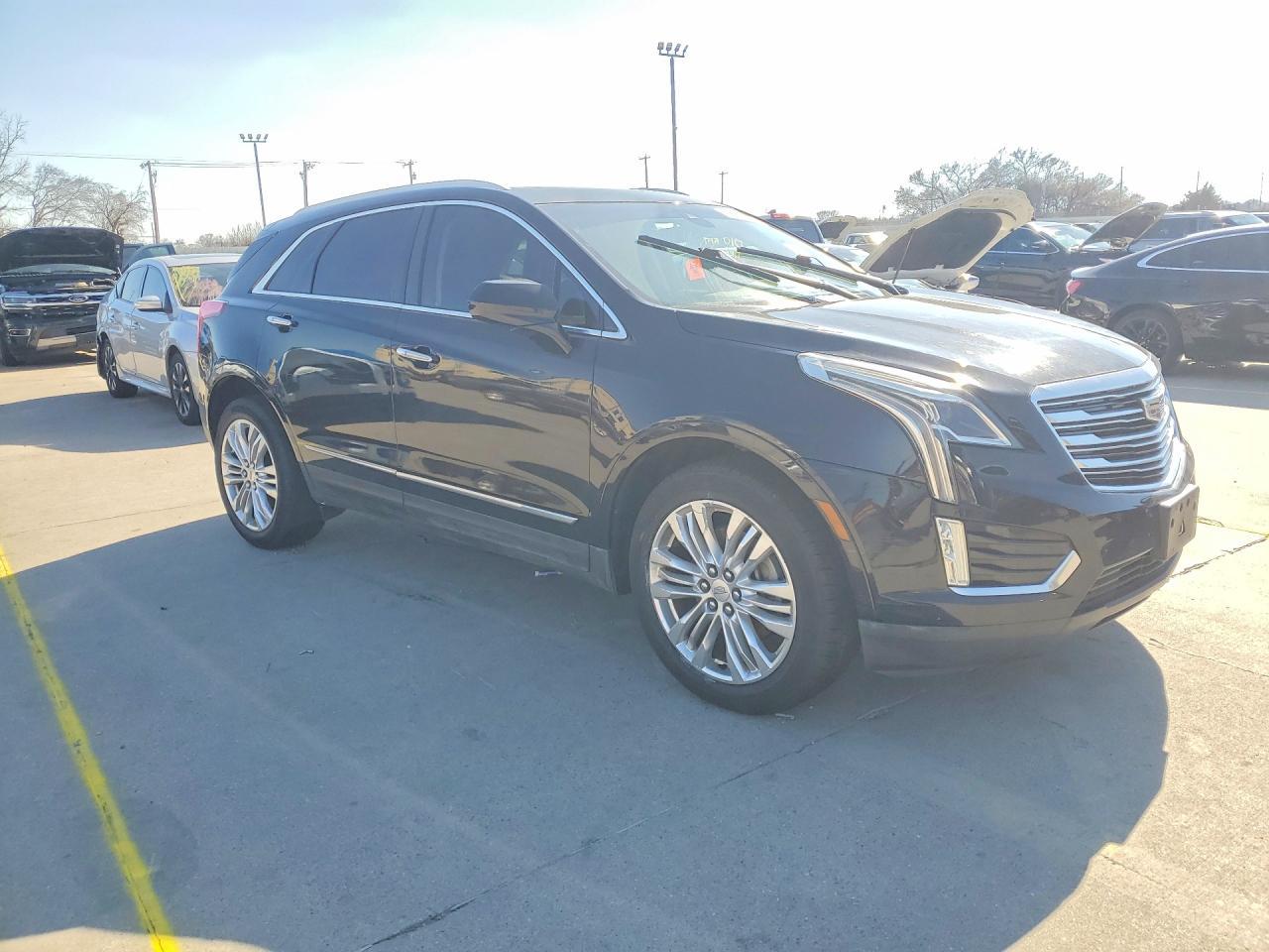 2017 CADILLAC XT5
