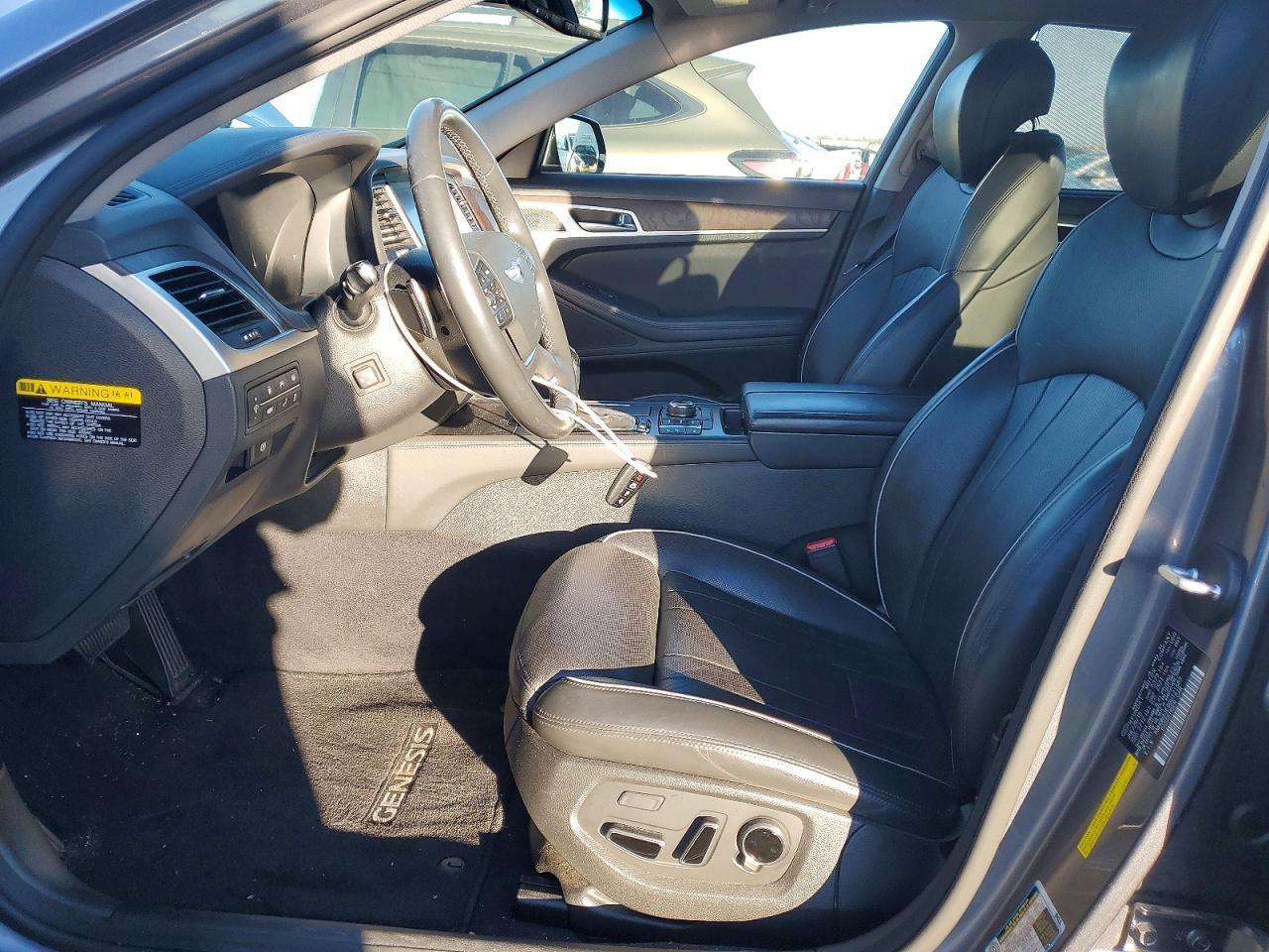 2016 HYUNDAI GENESIS