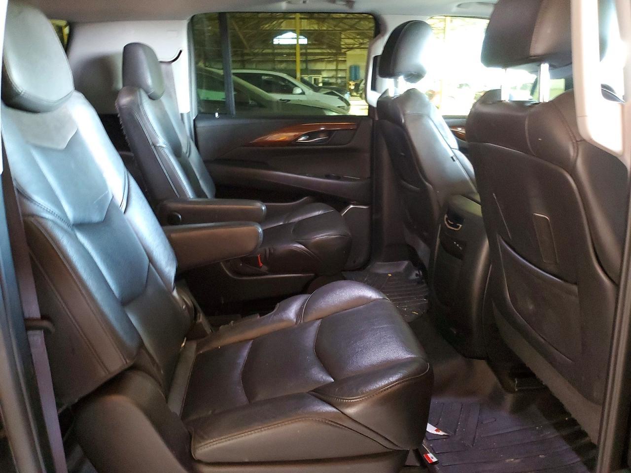 2017 CADILLAC Escalade ESV