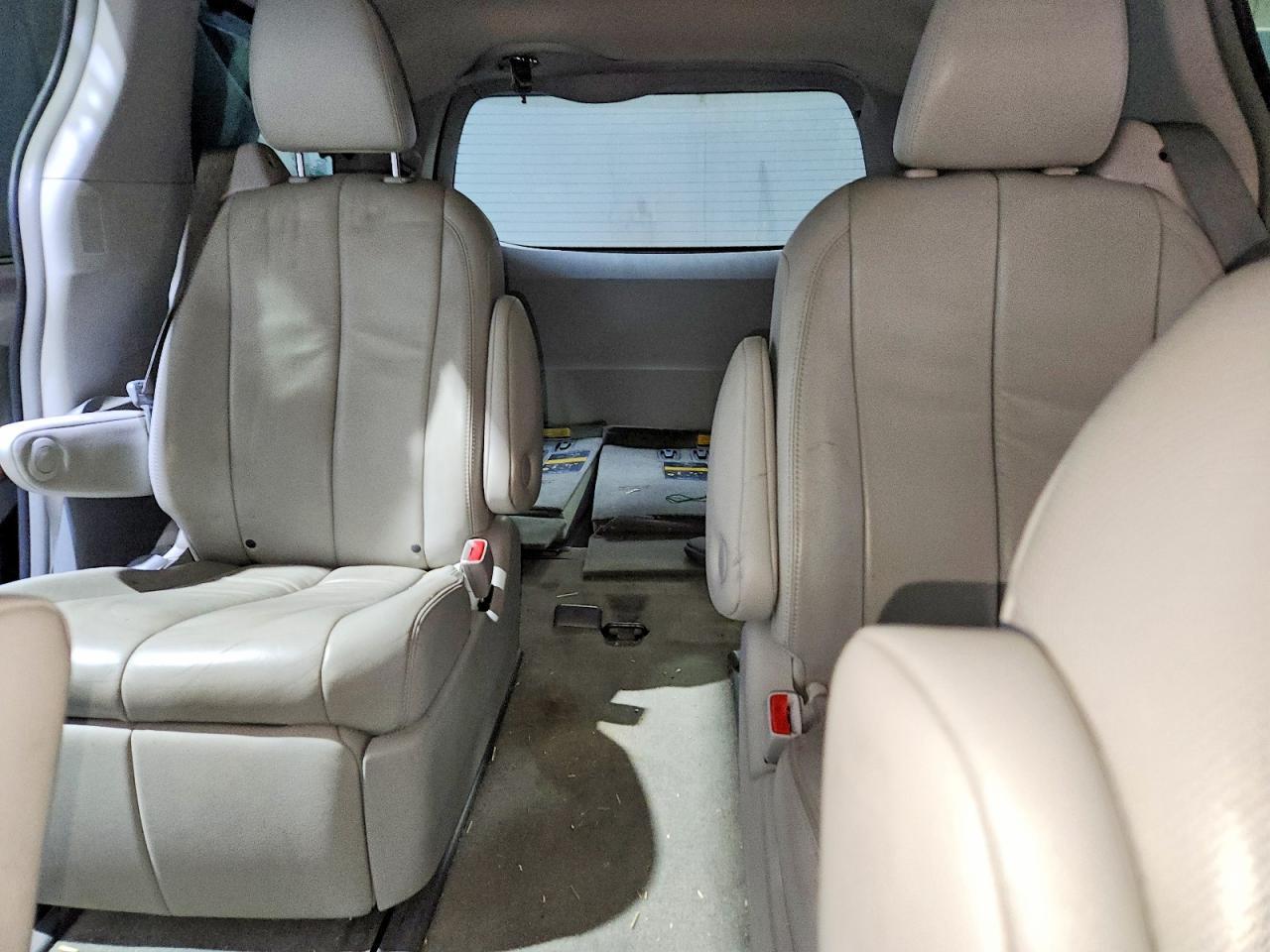 2014 TOYOTA SIENNA