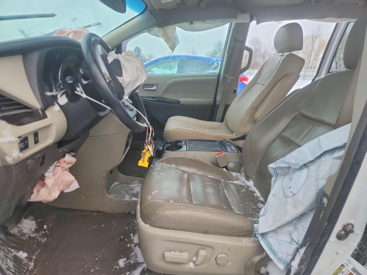 2017 TOYOTA SIENNA