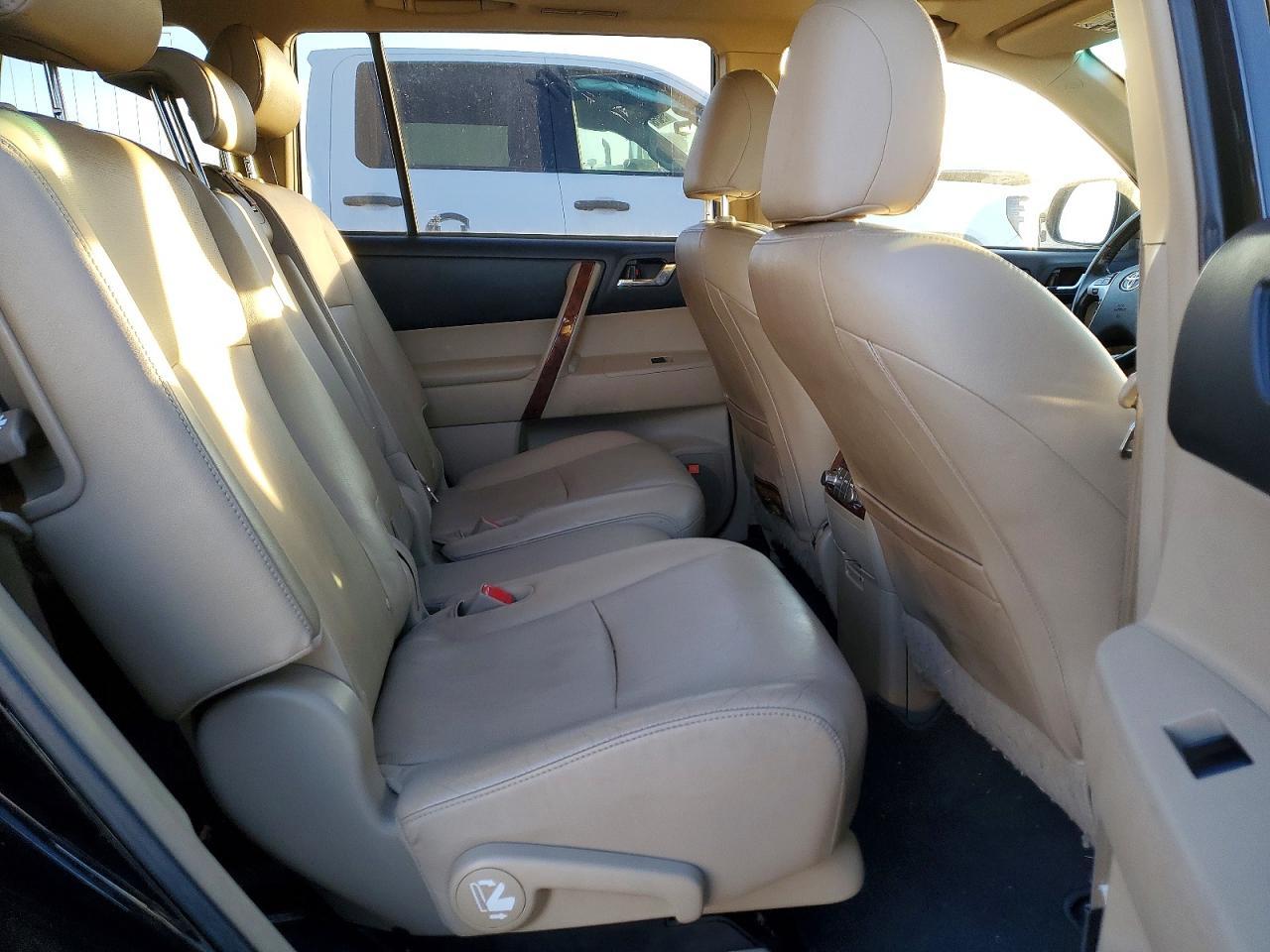 2012 TOYOTA HIGHLANDER