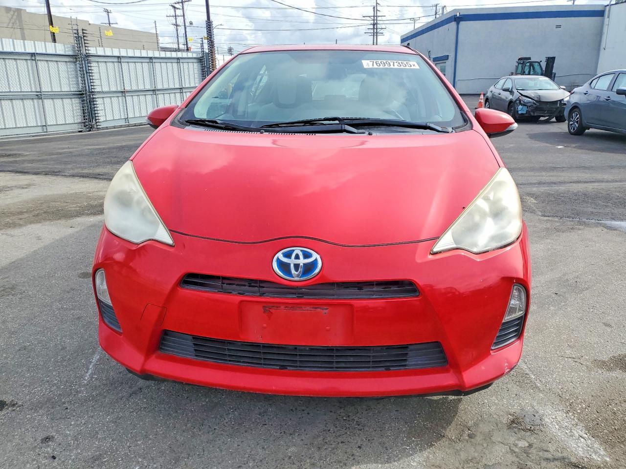 2013 TOYOTA Prius c