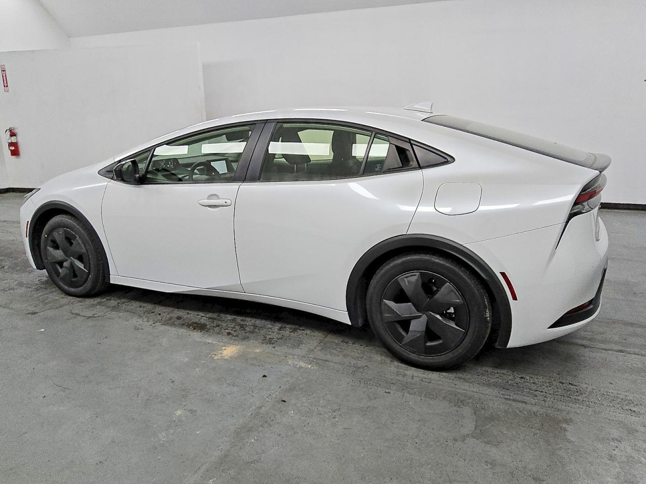 2025 TOYOTA PRIUS