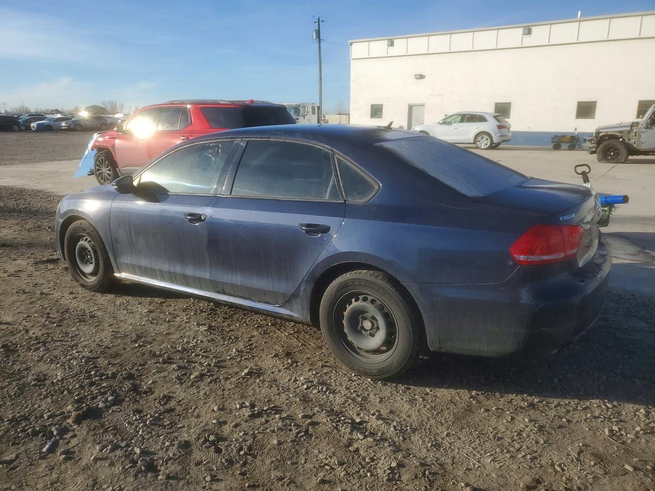 2012 VOLKSWAGEN Passat