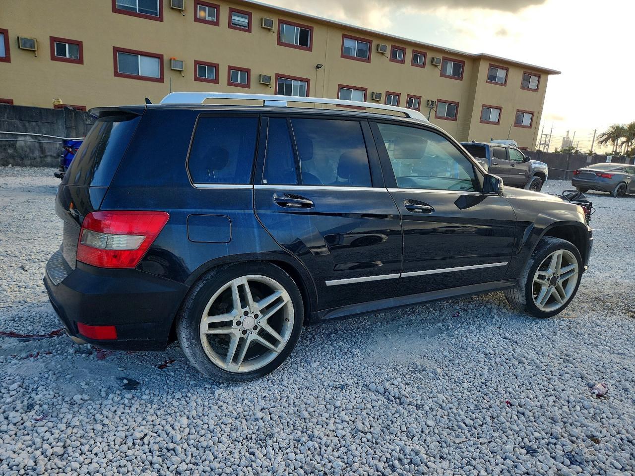 2011 MERCEDES-BENZ GLK-Class