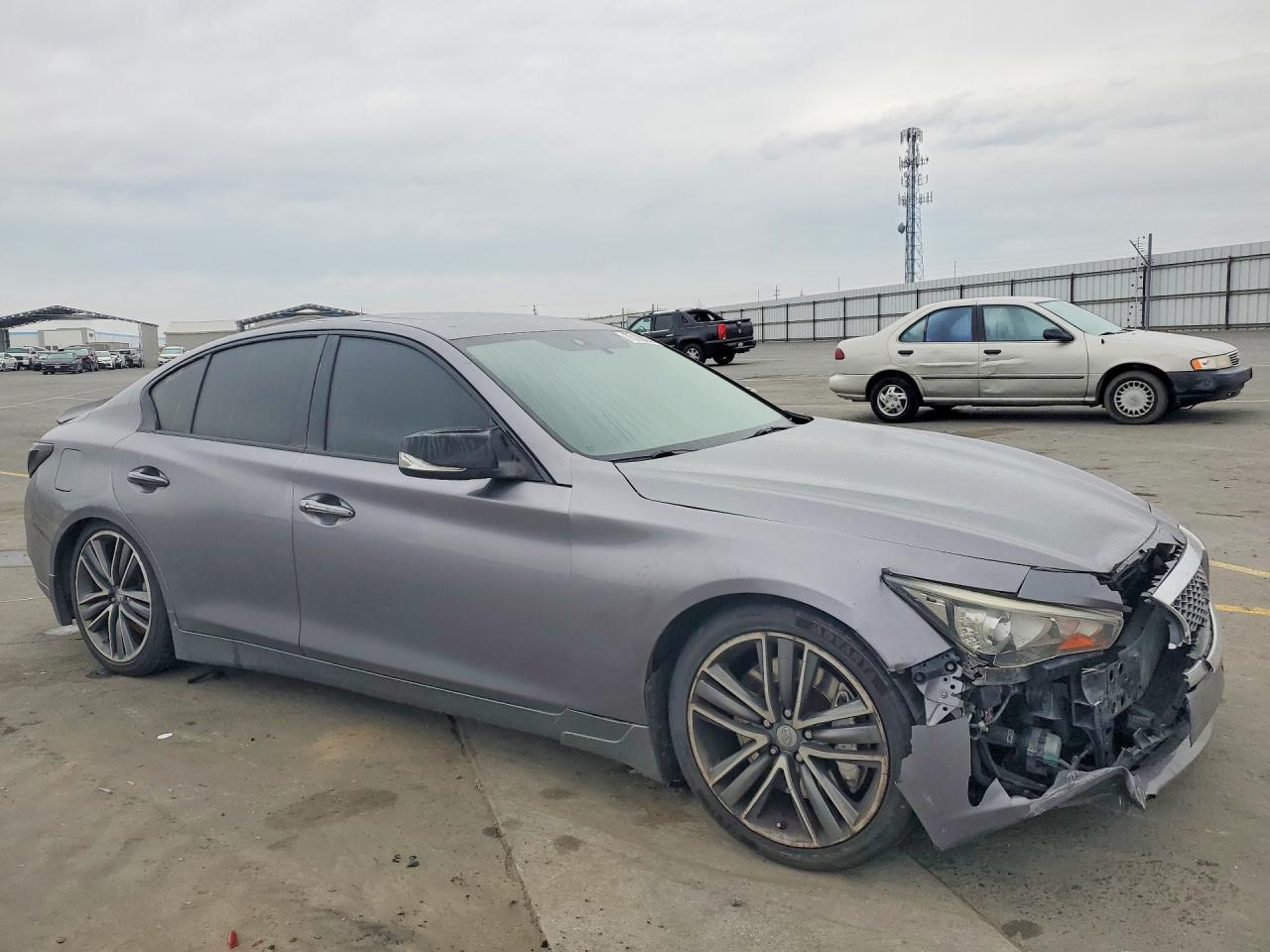 2017 INFINITI Q50