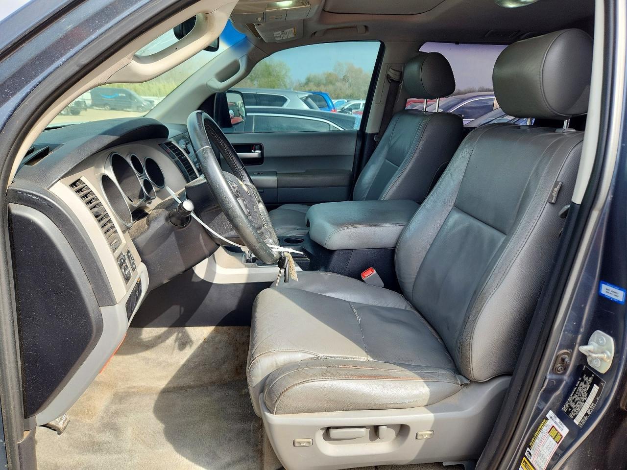 2008 TOYOTA Sequoia