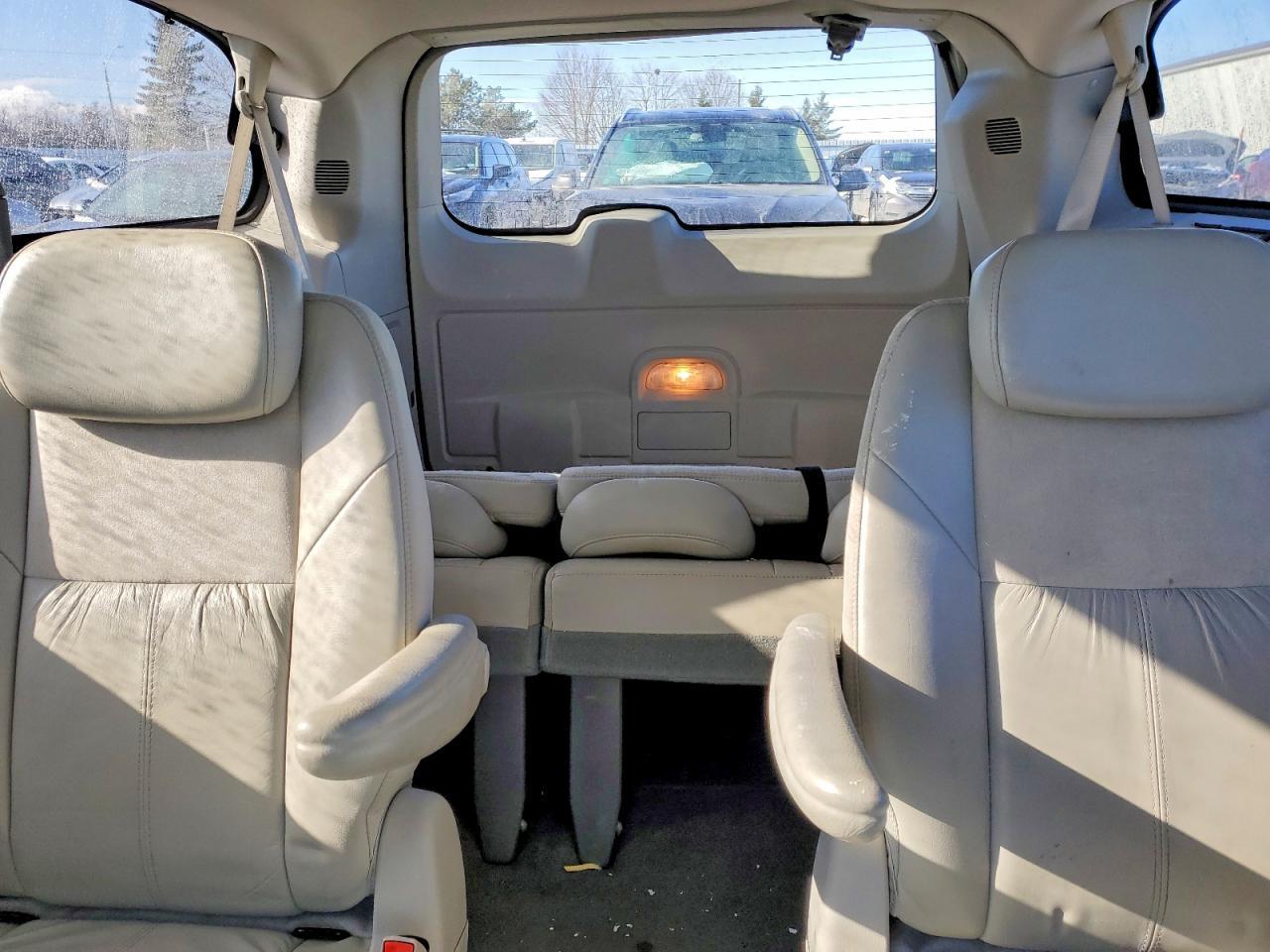 2010 CHRYSLER Town & Country