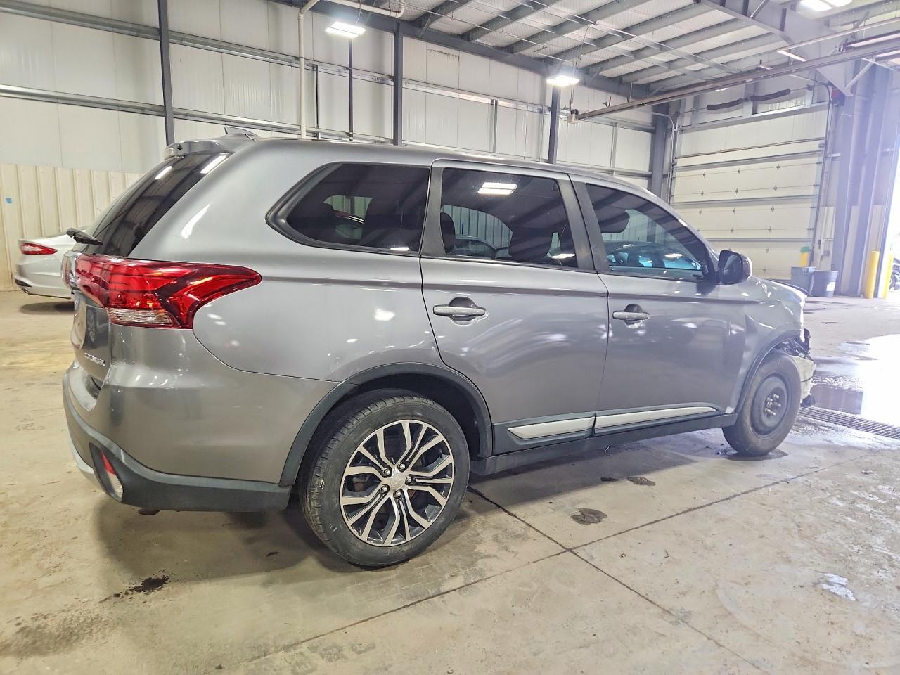 2018 MITSUBISHI outlander