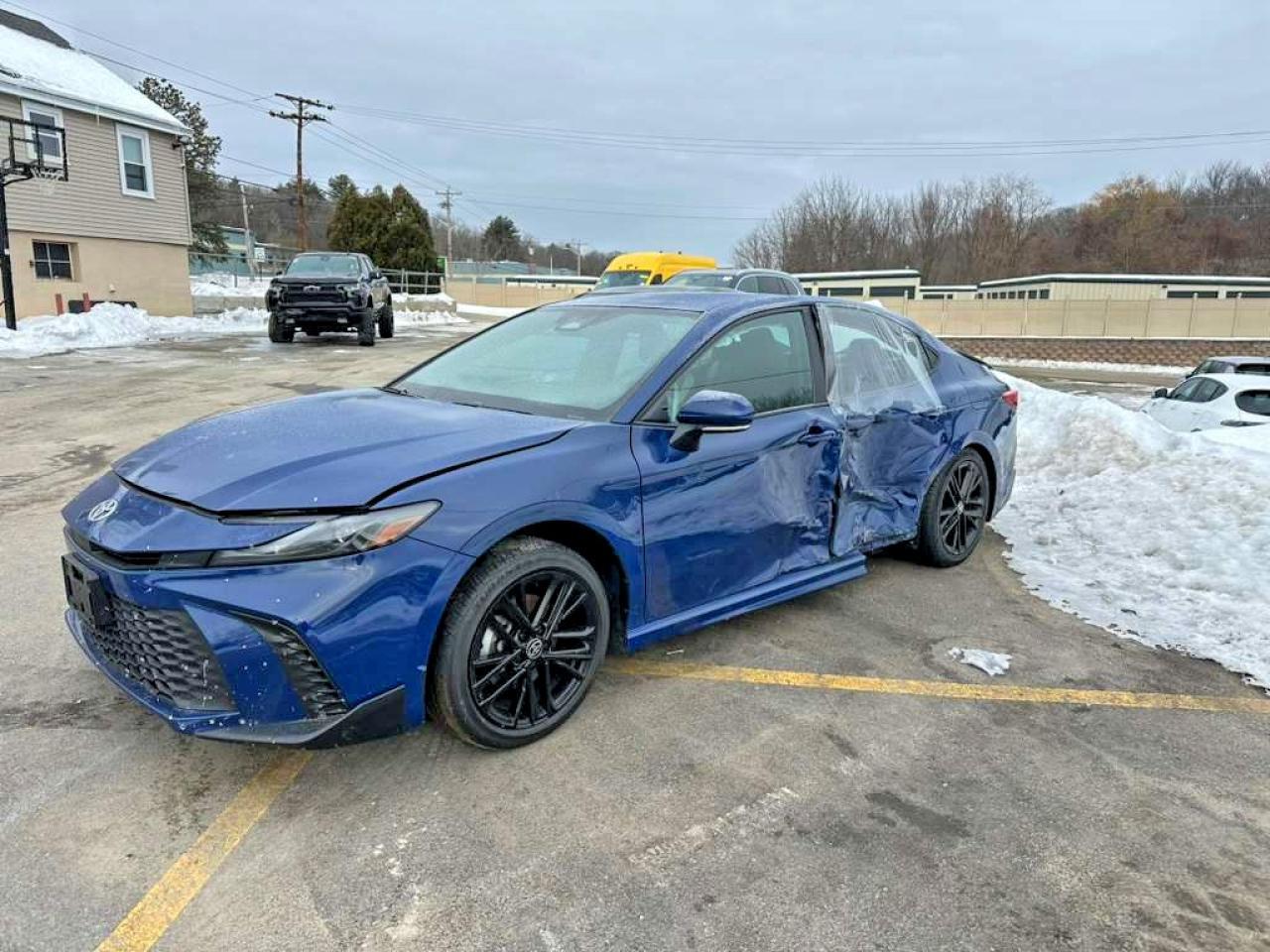 2025 TOYOTA CAMRY