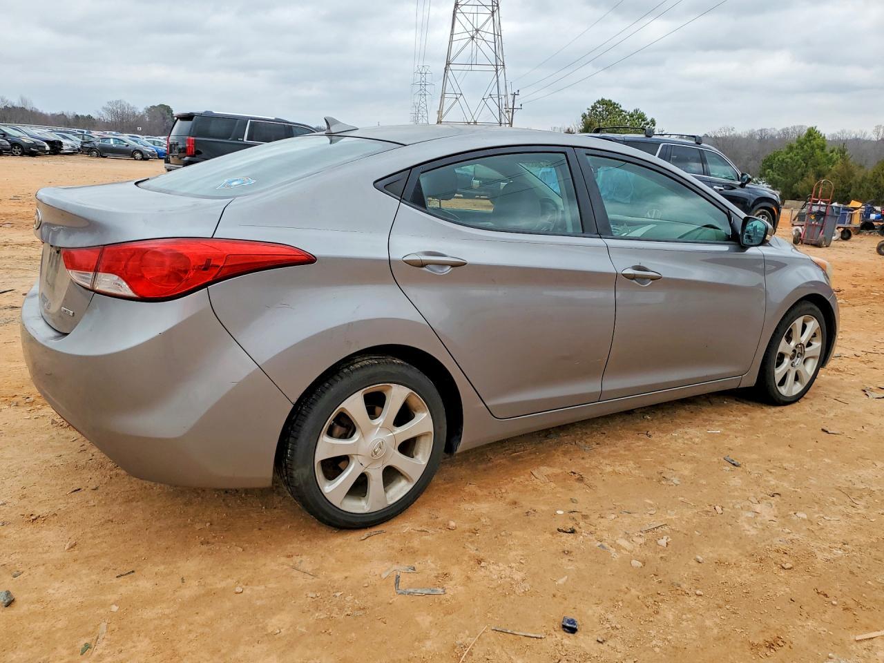 2011 HYUNDAI ELANTRA