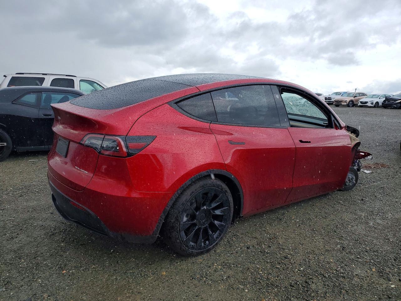 2024 TESLA MODEL Y