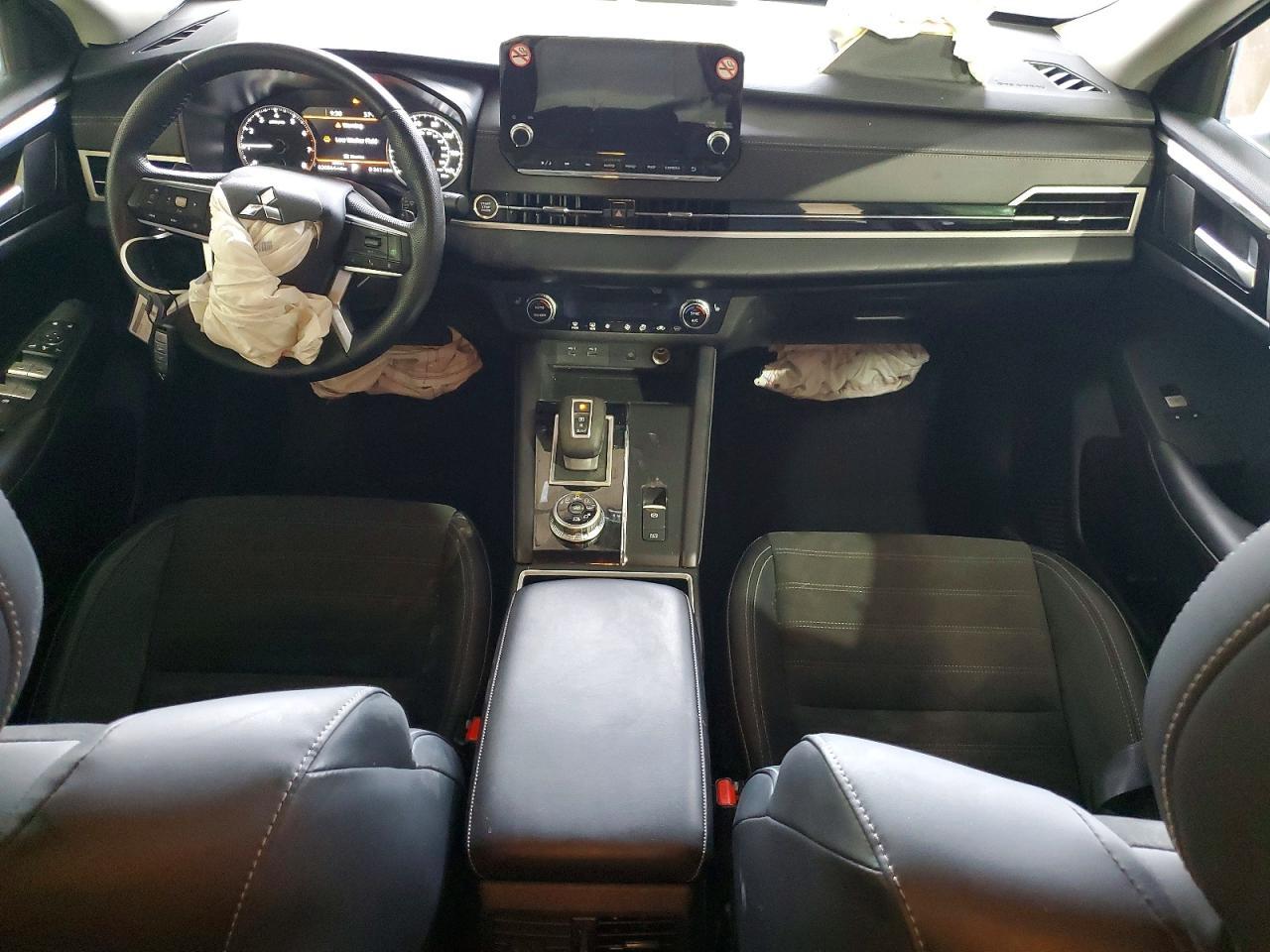 2024 MITSUBISHI outlander