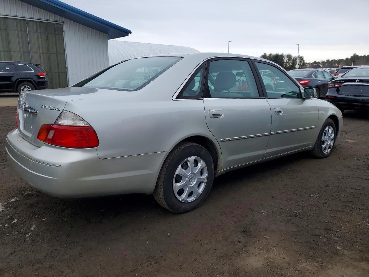 2004 TOYOTA Avalon