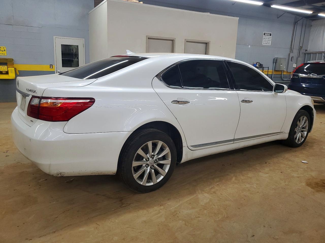 2010 LEXUS LS 460