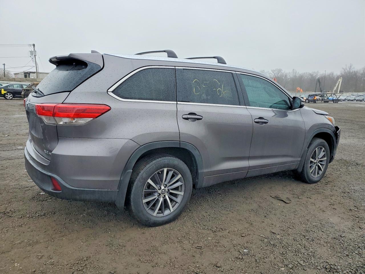 2018 TOYOTA HIGHLANDER