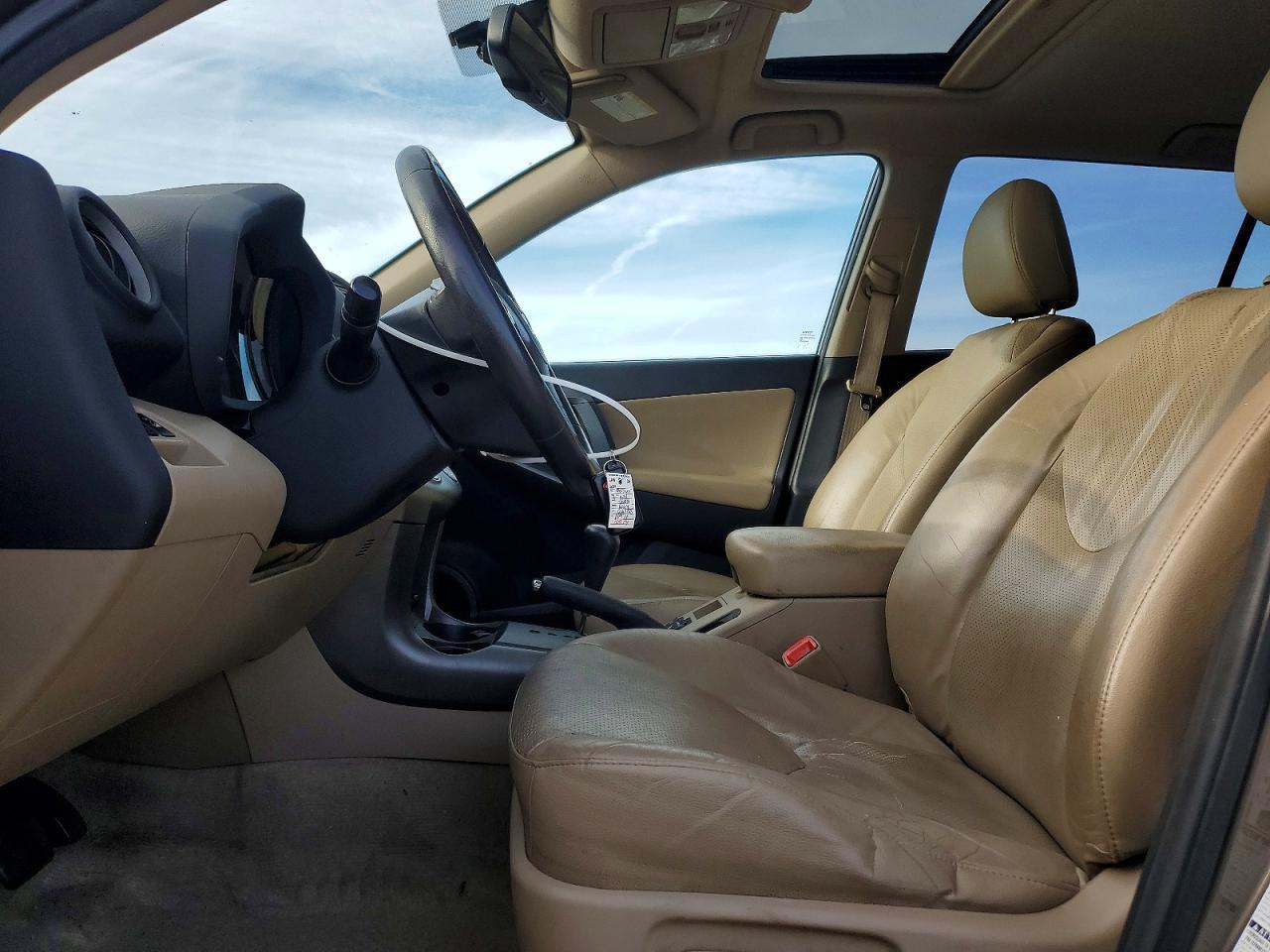 2011 TOYOTA RAV4