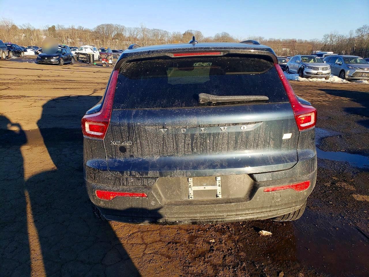 2022 VOLVO XC40