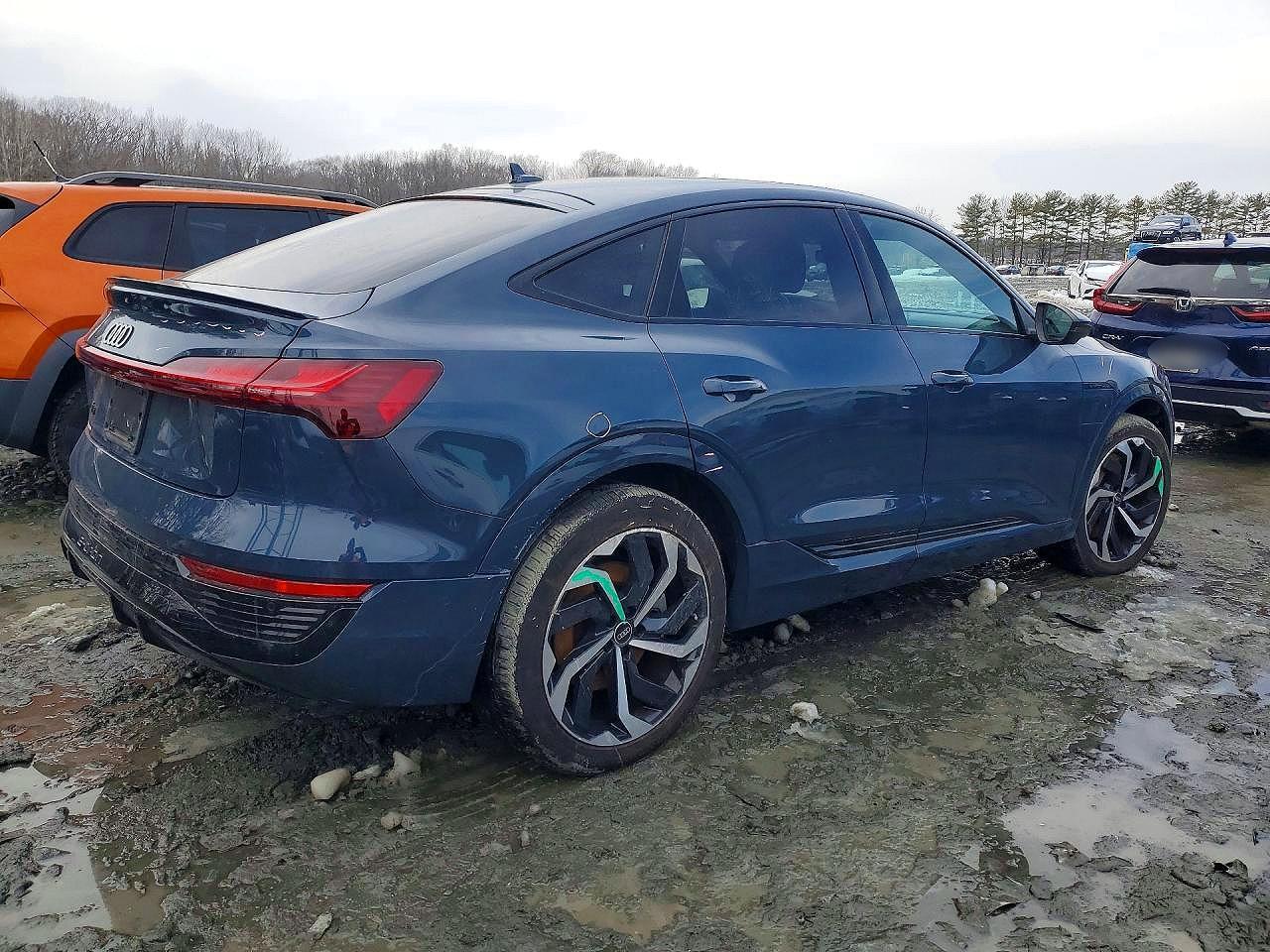 2024 AUDI Q8