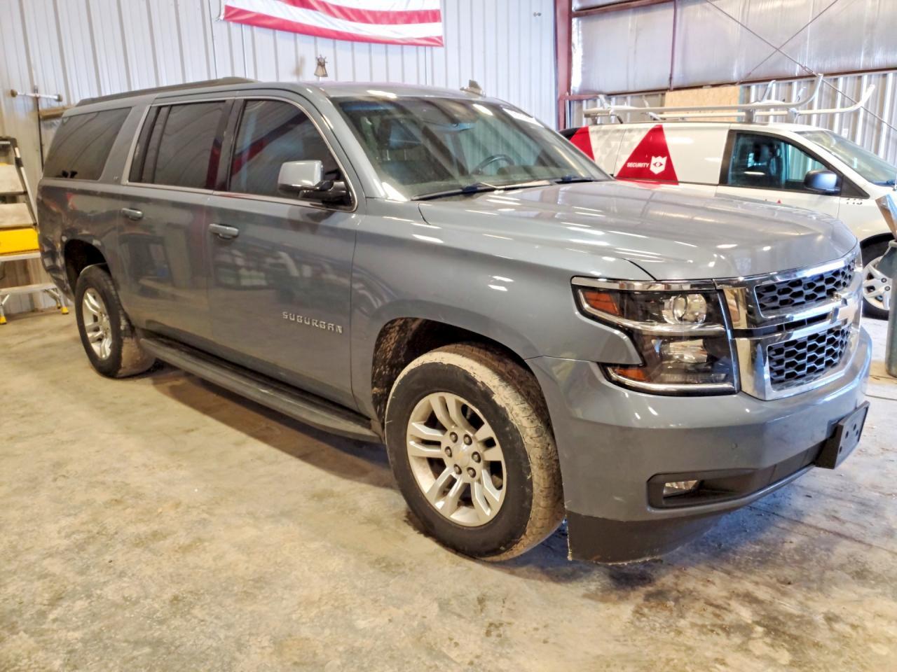 2016 CHEVROLET Suburban