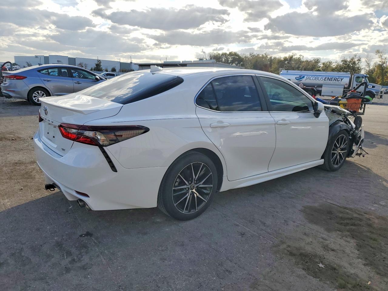 2024 TOYOTA CAMRY