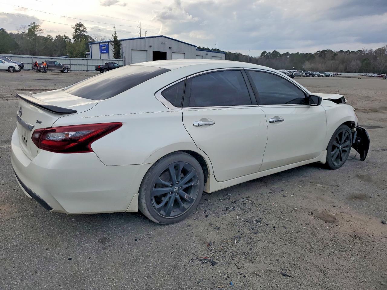 2017 NISSAN ALTIMA