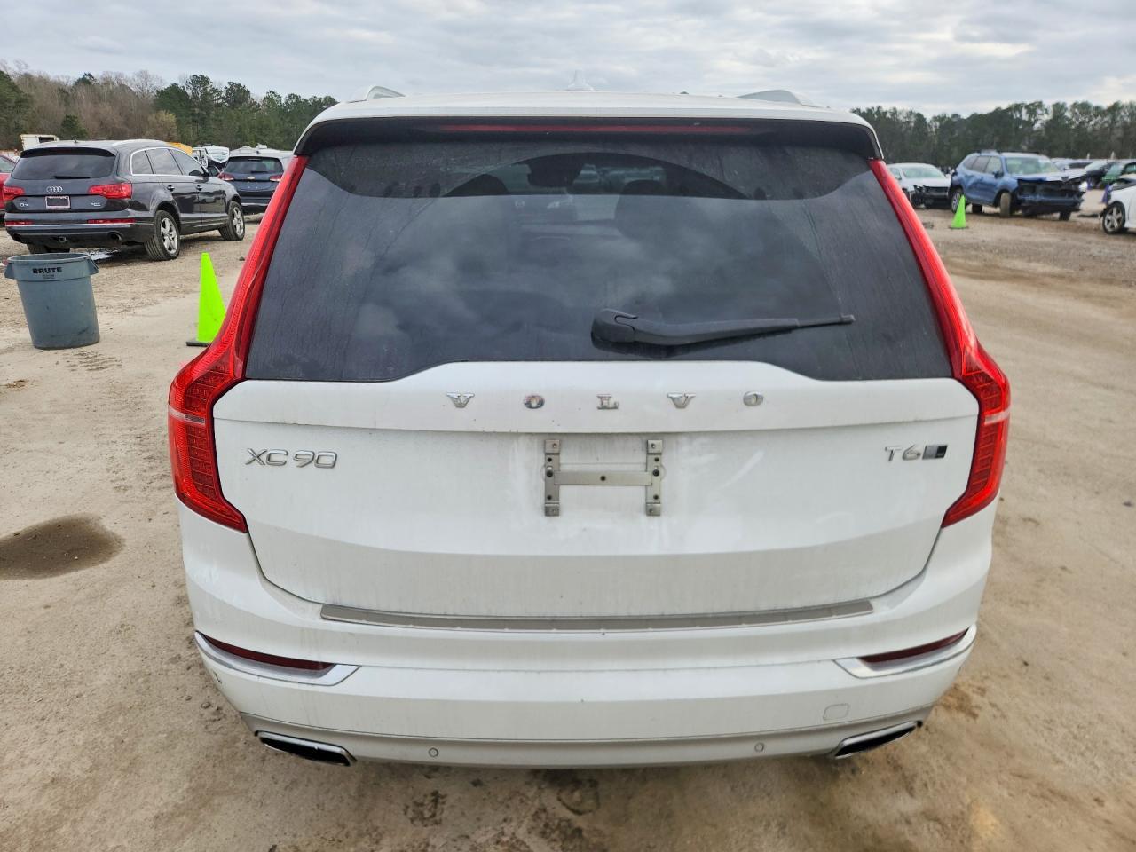 2017 VOLVO XC90