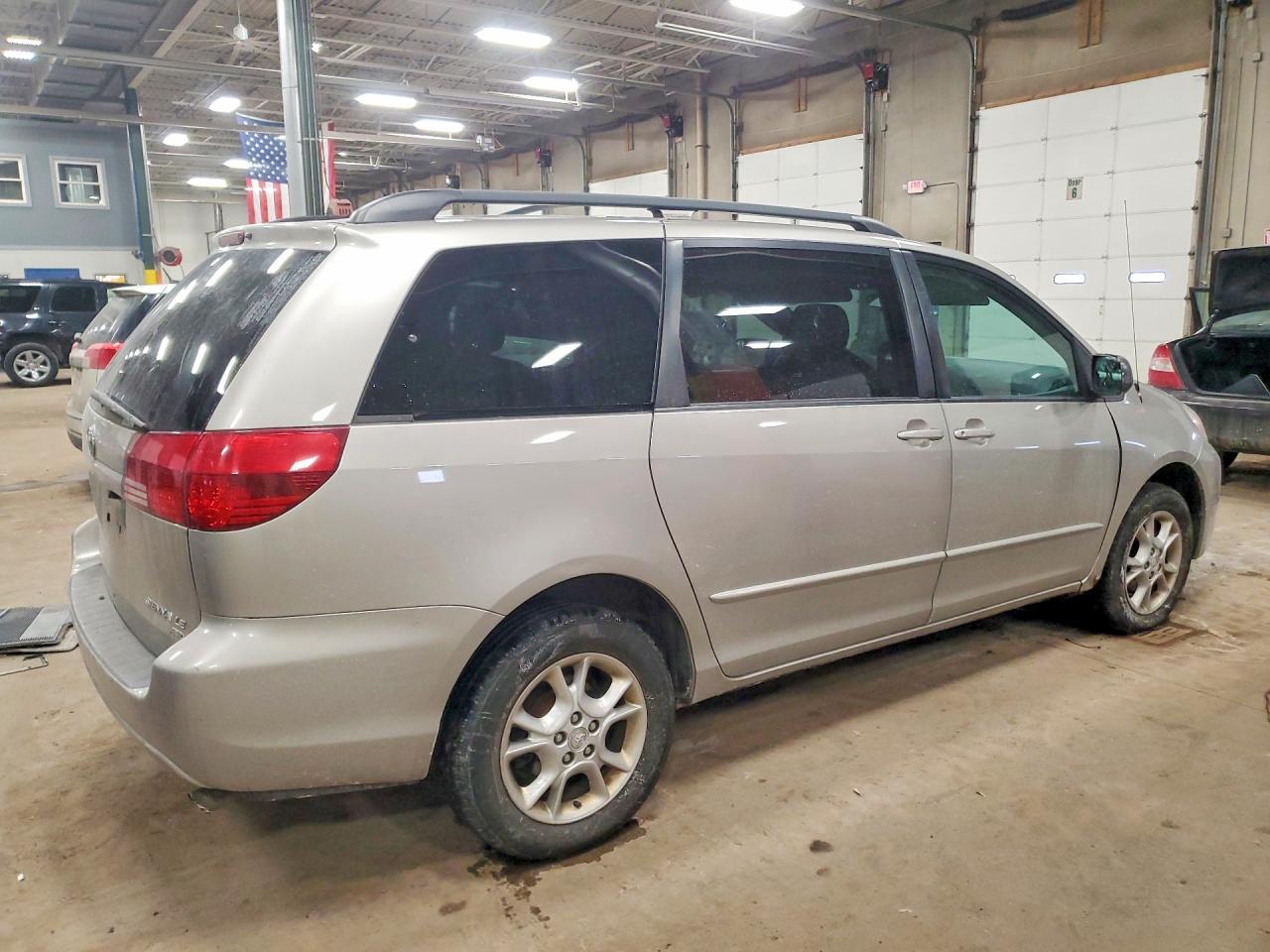 2005 TOYOTA SIENNA