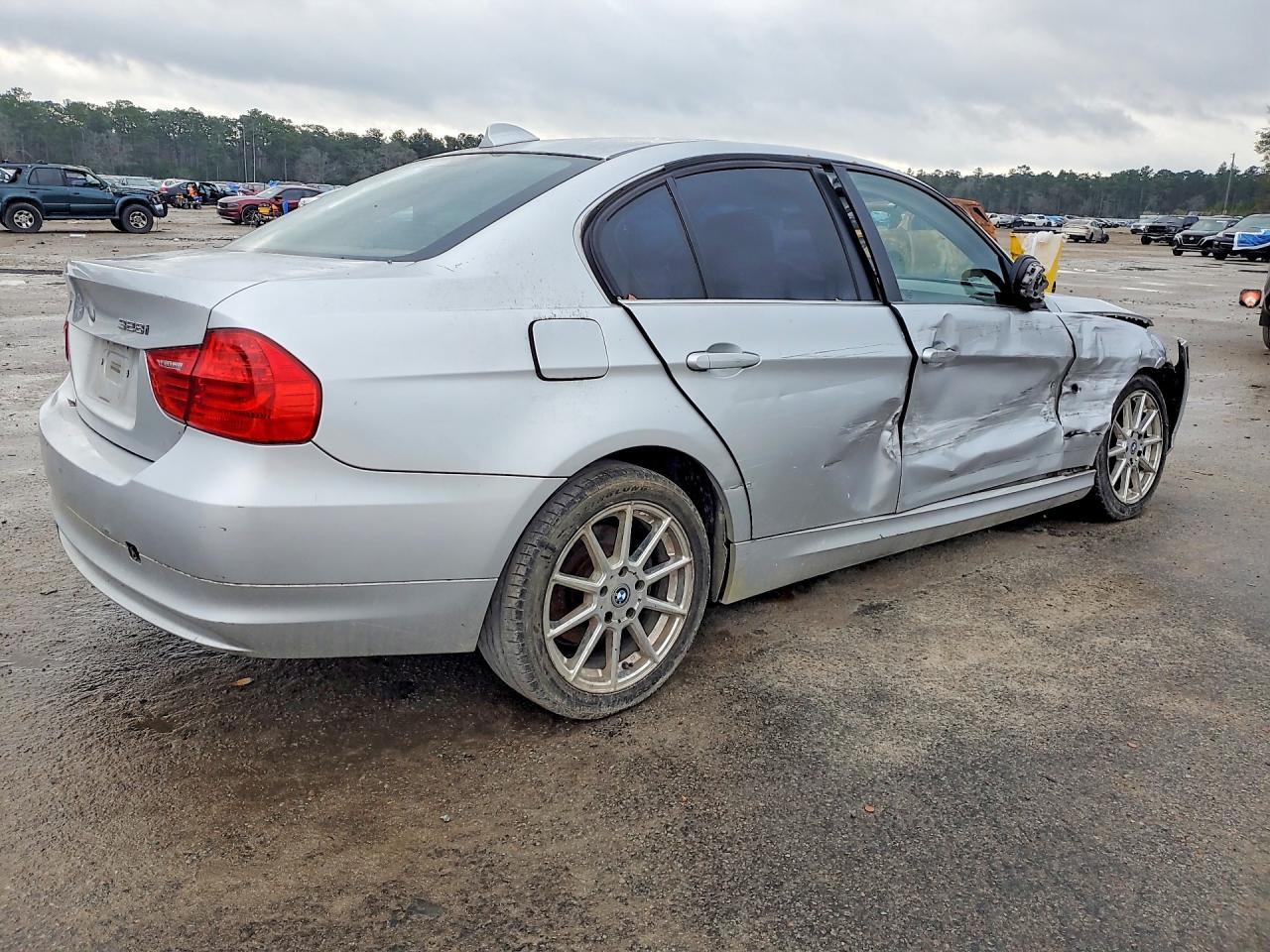 2011 BMW 3 SERIES