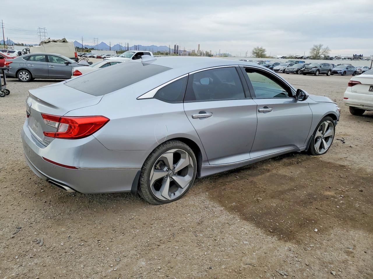 2018 HONDA ACCORD