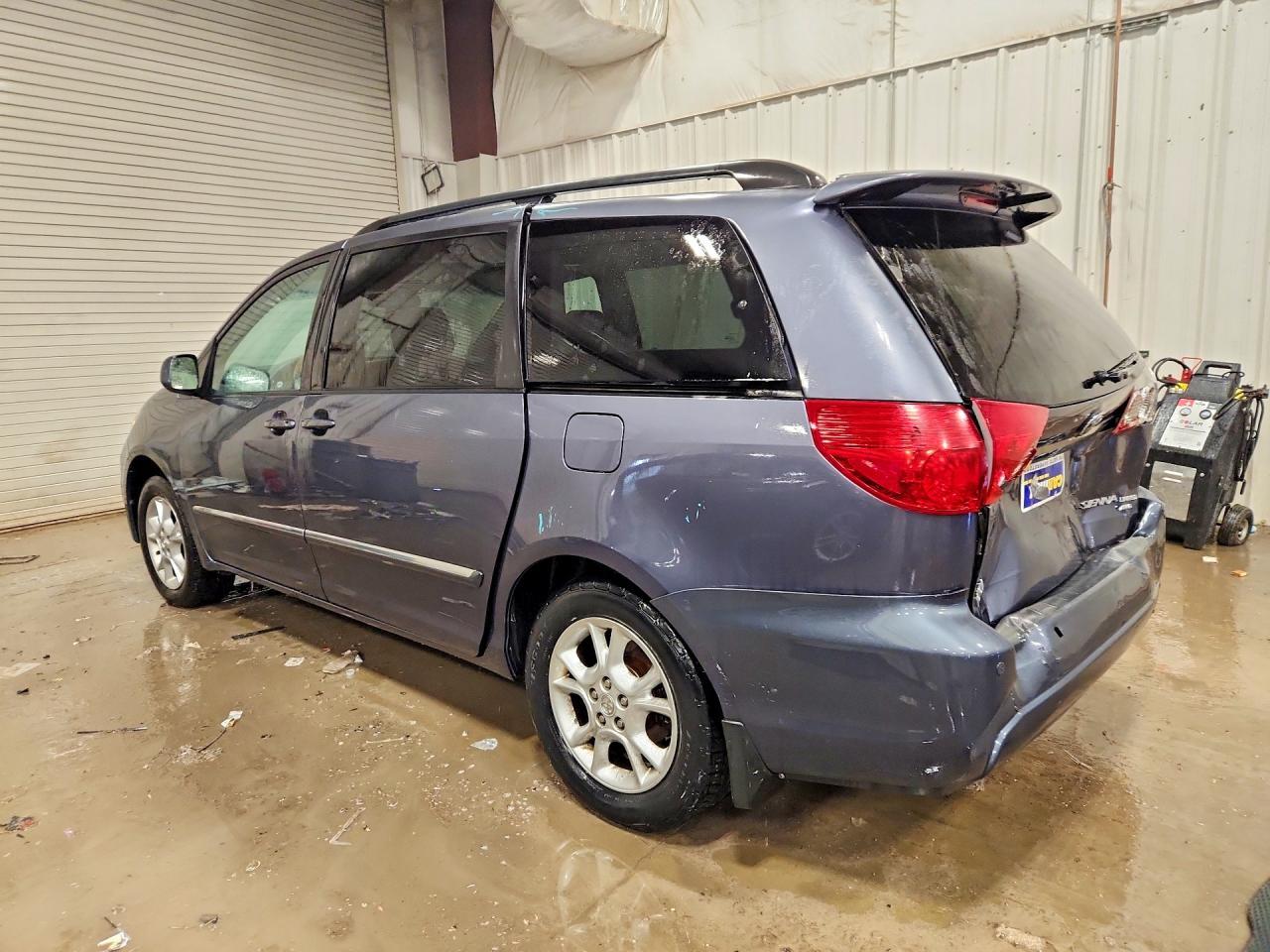 2006 TOYOTA SIENNA